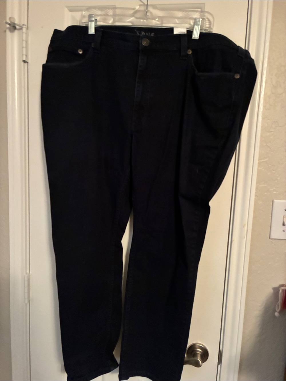 Relaxed Fit Men's Black Jeans - Comfortable Everyday Wear